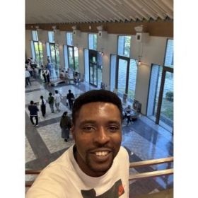 Favour先生【英会話 - 岡山市】