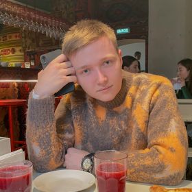 Ilgiz先生【ロシア語 - 港区】